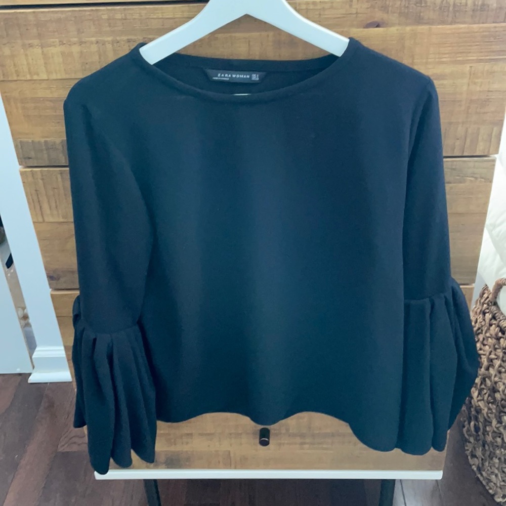 Zara Ruffle Bell sleeve top S